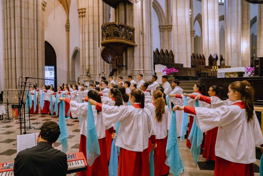 2024-11-22-canarinhos-itabirito-catedral-sé-fotos-íris-zanetti-152