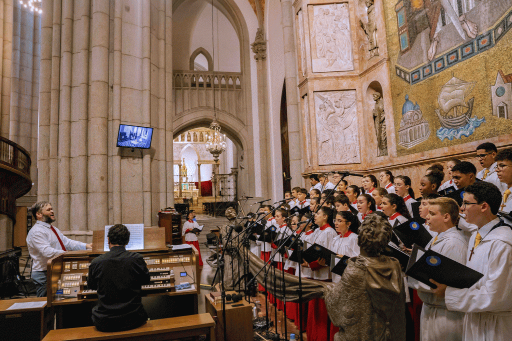 2024-11-22-canarinhos-itabirito-catedral-sé-fotos-íris-zanetti-109